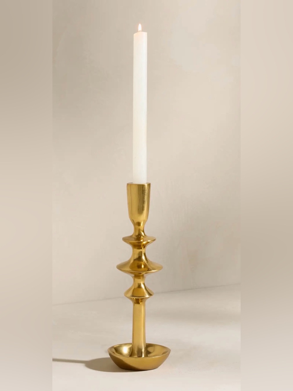 Nouria taper holder